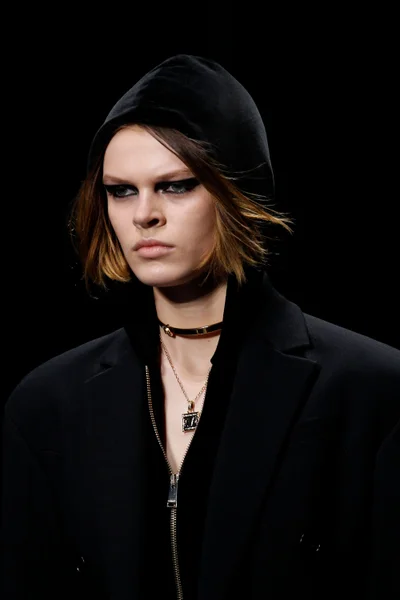Look 2